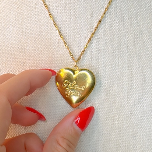 LARGE “I love you” locket charm on 18kt gold plated 18” chain 💫 - Picture 2 of 8